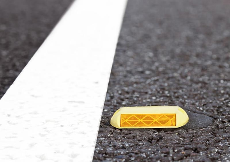 reflective-road stud marker